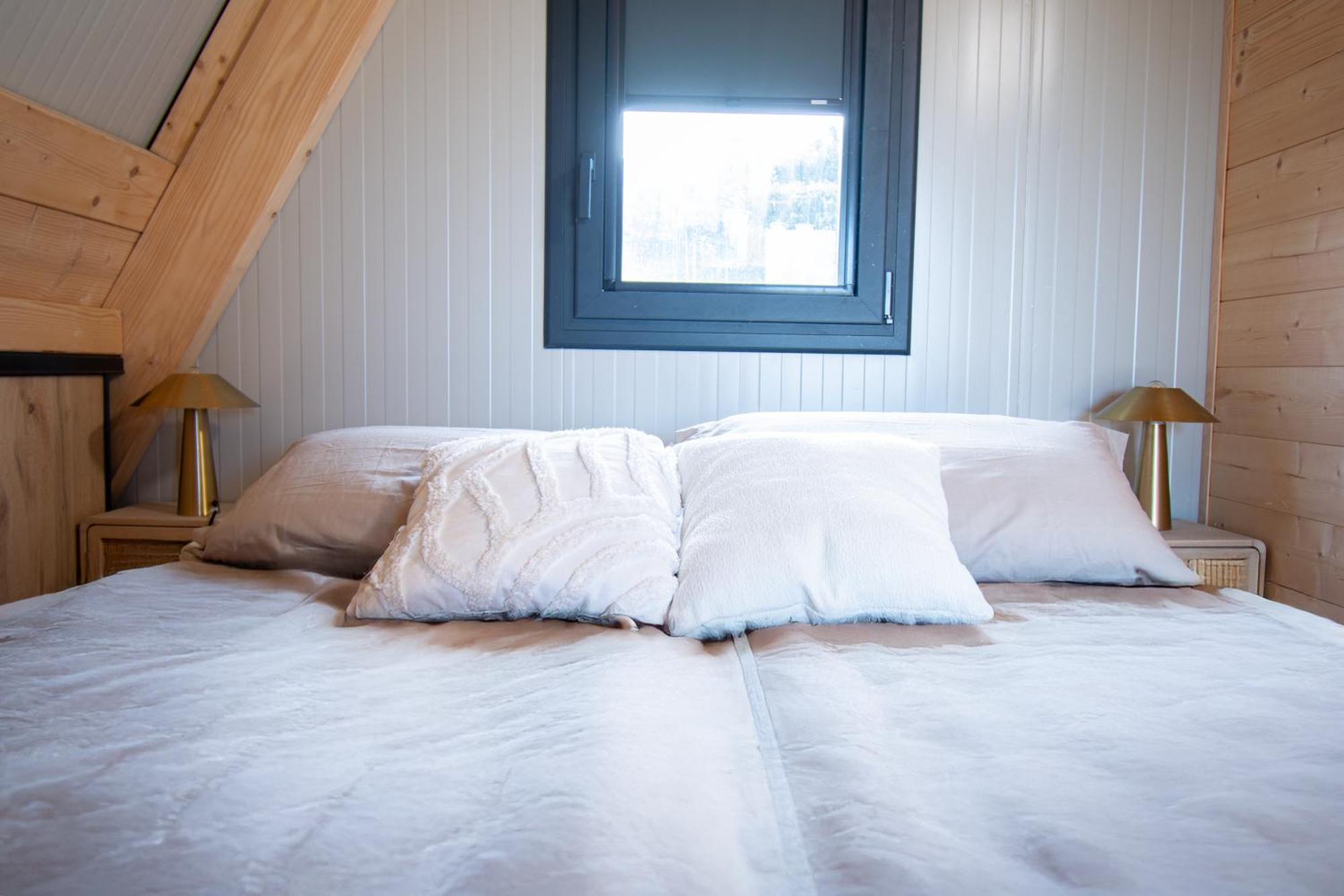 Le Tipi Bleu Tiny House Neuve Avec Terrasse Et Jardin Villa กามาเร-โซร์-แม ภายนอก รูปภาพ