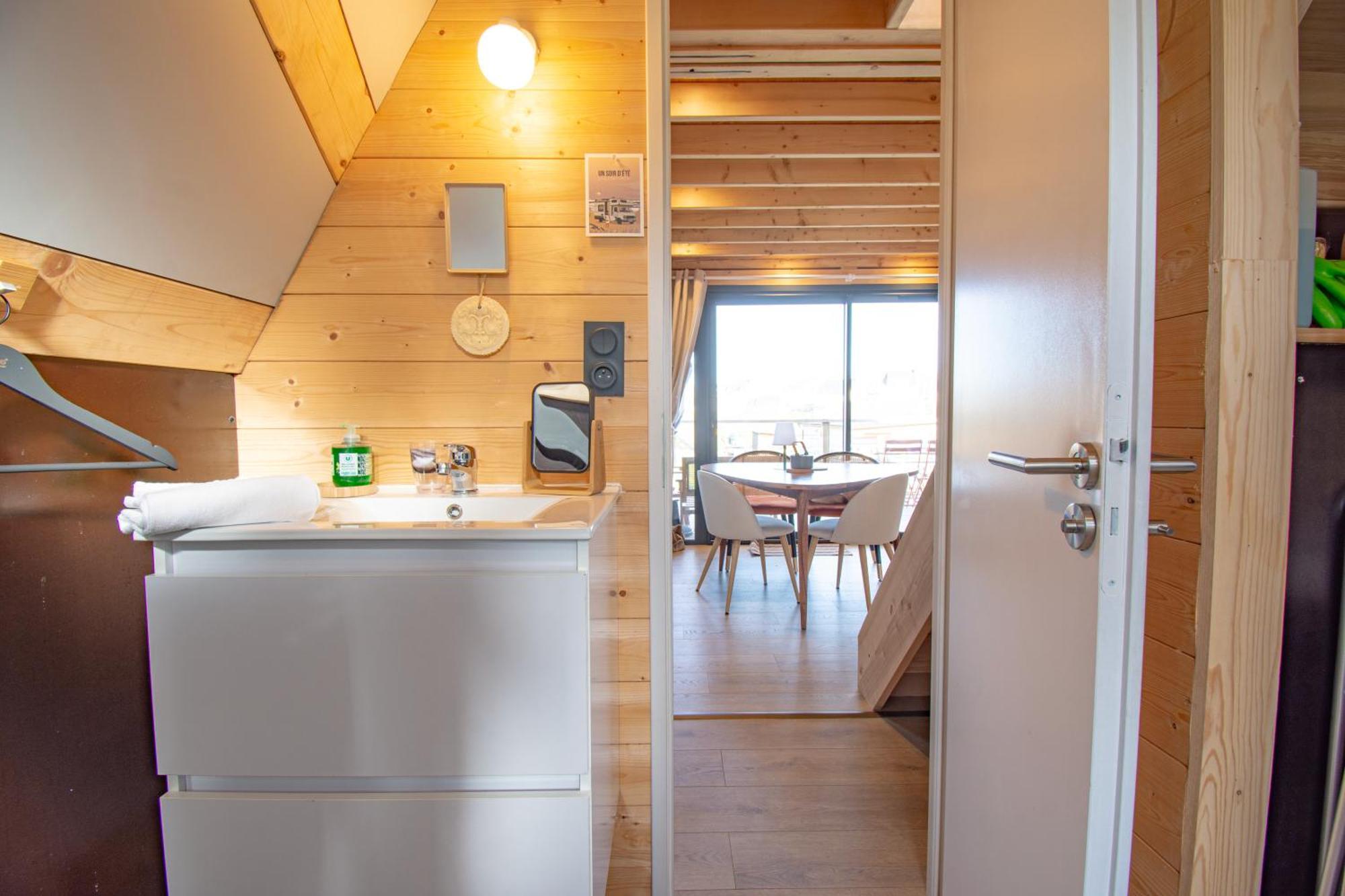 Le Tipi Bleu Tiny House Neuve Avec Terrasse Et Jardin Villa กามาเร-โซร์-แม ภายนอก รูปภาพ